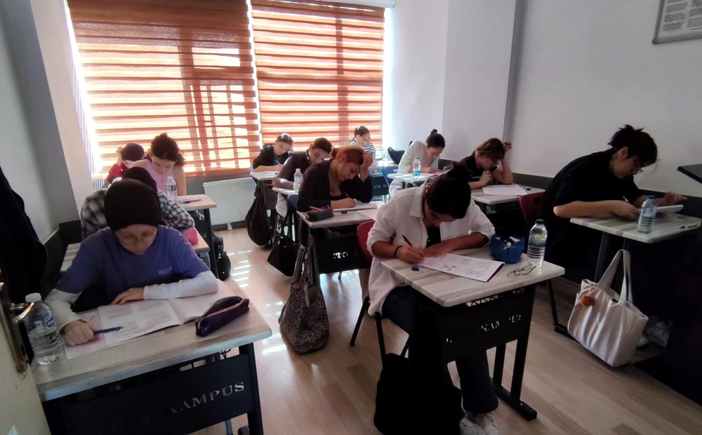 Ortaokul Ara Sınıflar gerçek eğitim ve sınıf ortamı